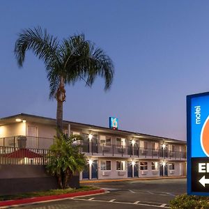 Motel 6-Fontana, Ca